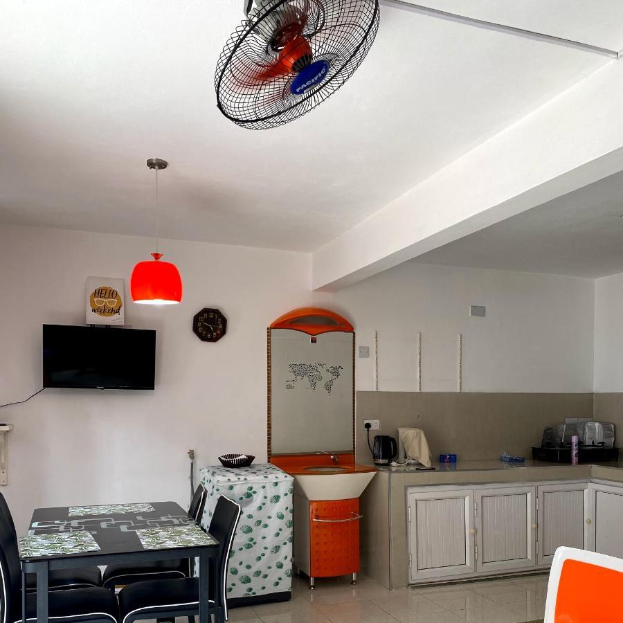Sea Front 2 Bedrooms Apartment Flic en Flac ภายนอก รูปภาพ